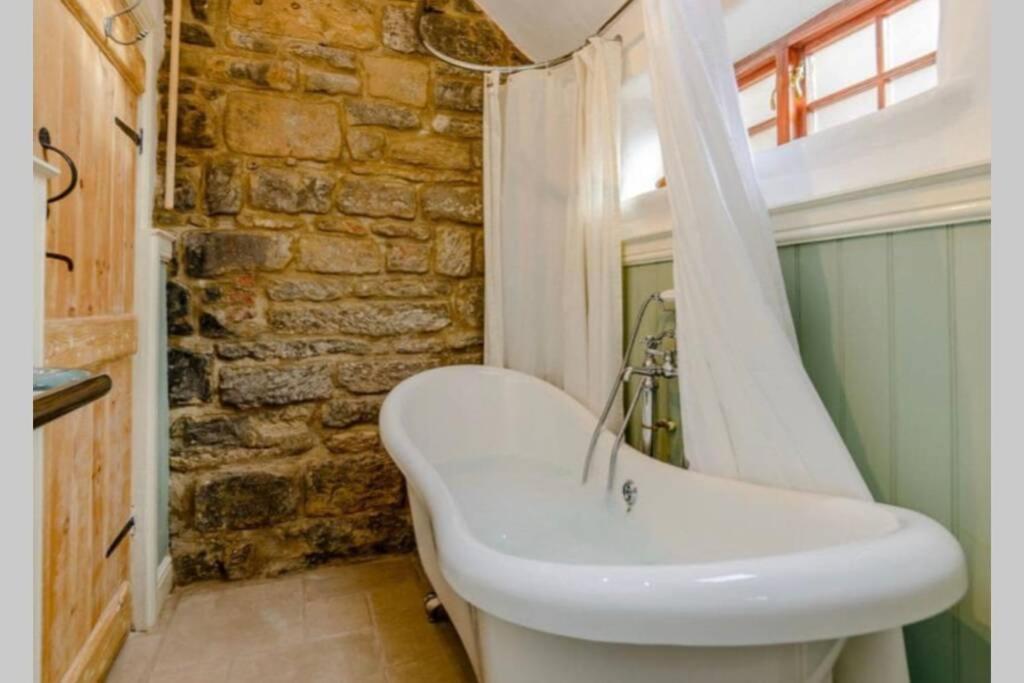 Villa The Cow House - In The Heart Of Whitby Exterior foto